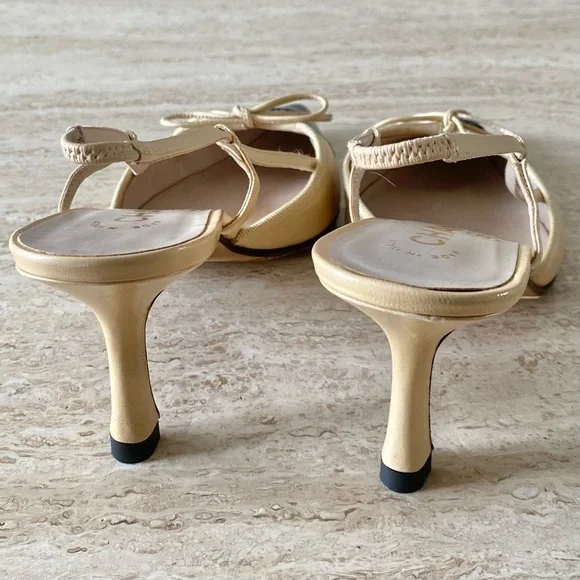 Vintage Chanel CC Bow Cap Toe Slingback Heels - Picture 10 of 10